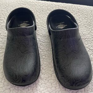 Merrell Men's Black Patterned Slip-Ons